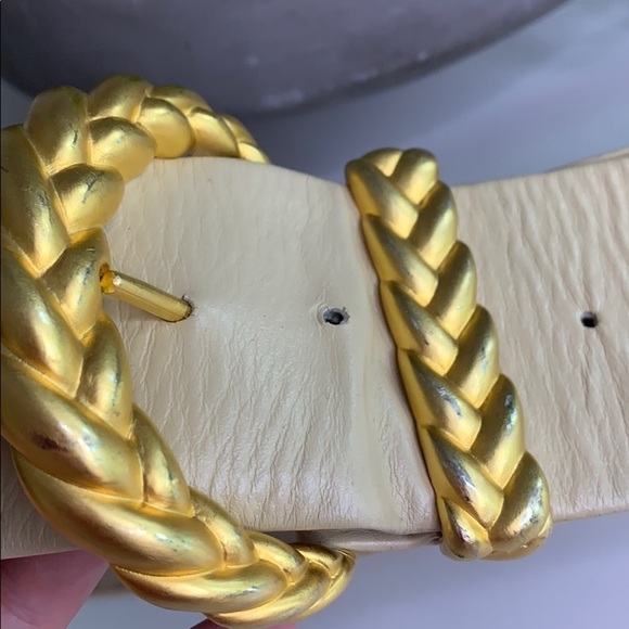 Vintage Wide Leather Cream Belt with circle weave Gold buckle - Picture 2 of 8